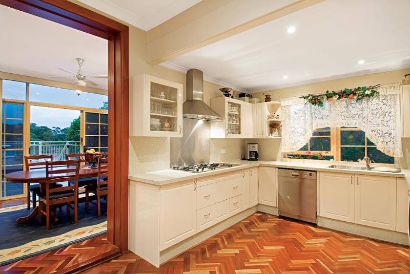 Grand Proportions on Massive 1739sqm Estate Picture 3