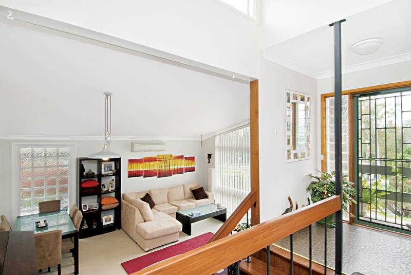 CONTEMPORARY LIVING
UNDER OFFER Picture 3