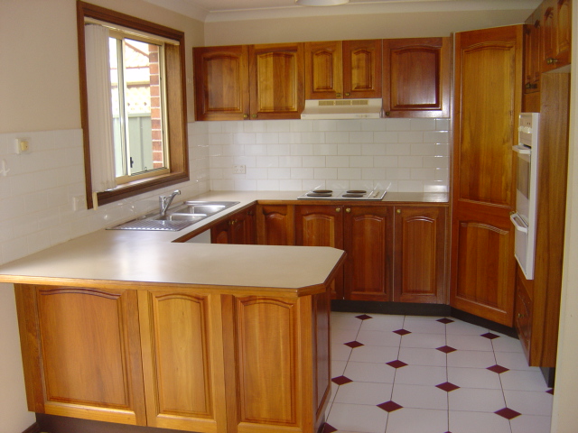 Three bedroom duplex in cul-de-sac location. Picture