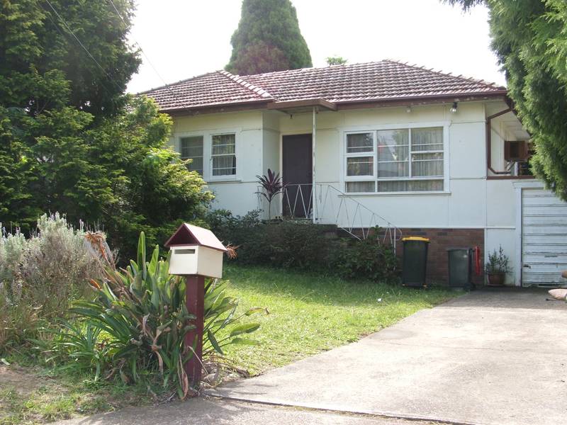 Located in quiet location. Picture 1