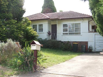 Located in quiet location. Picture