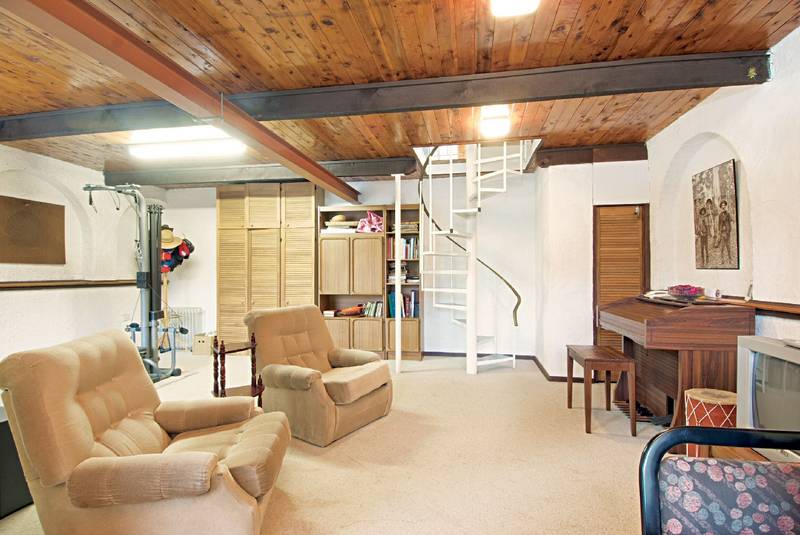 BE SURPRISED BY THE EXTRAS Picture BE SURPRISED BY THE EXTRAS Picture