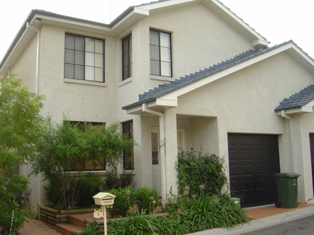 Sought after modern 3 bedroom home Picture