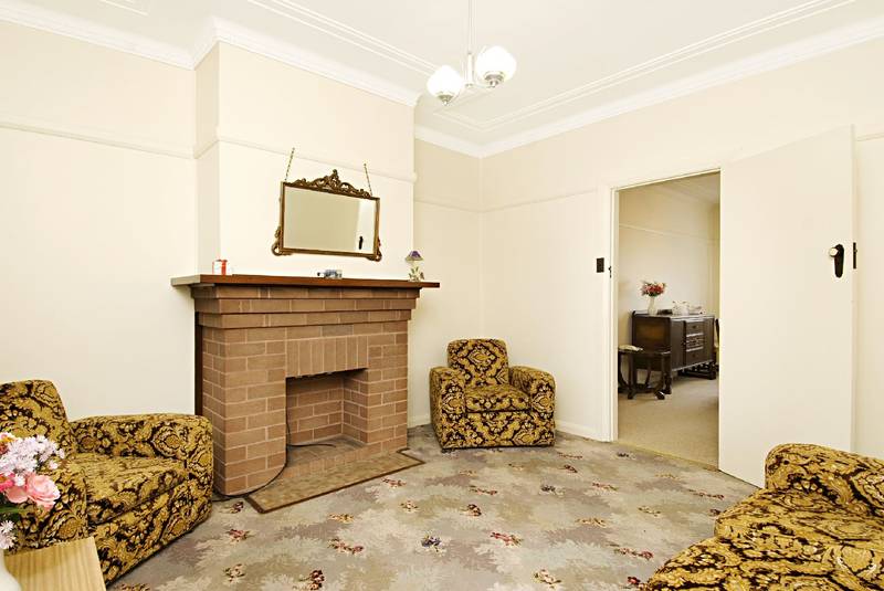 LOOK . . . 1,300sq.m Picture 2