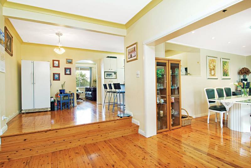 LOOKING for THE BEST? Picture 2