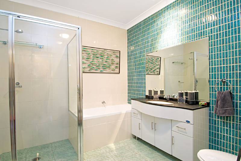 A Rose amidst the thorns Picture 3