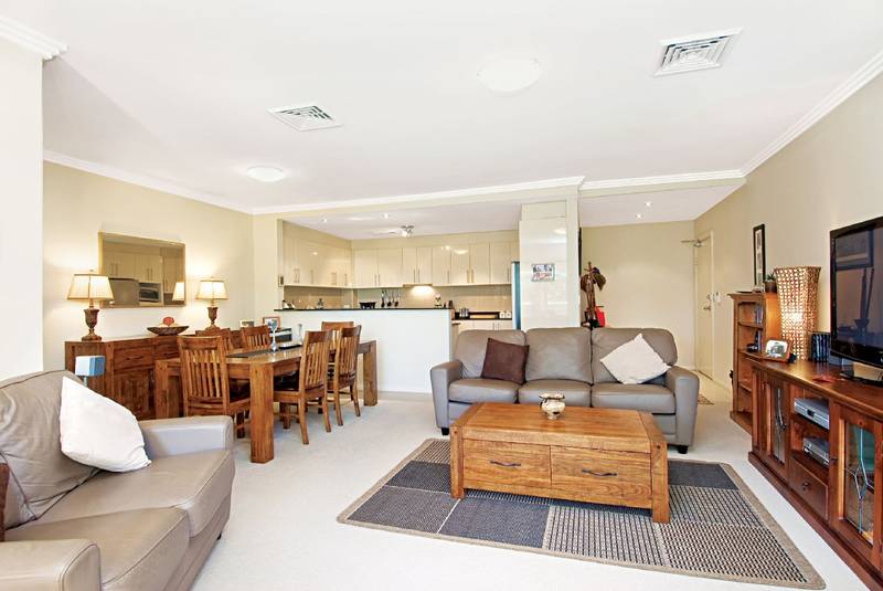 A Rose amidst the thorns Picture 2