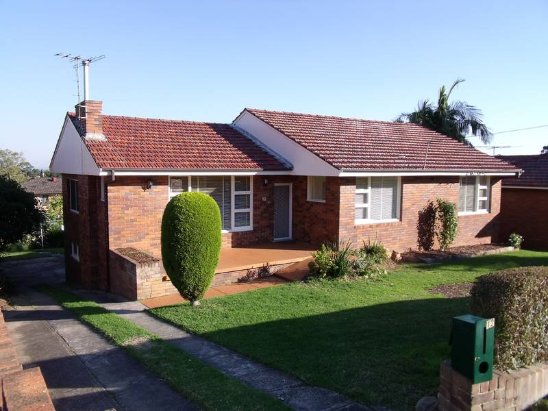 Well positioned 3 bedroom home located in quiet street and within easy walking distance to shops, transport & school. Picture 1