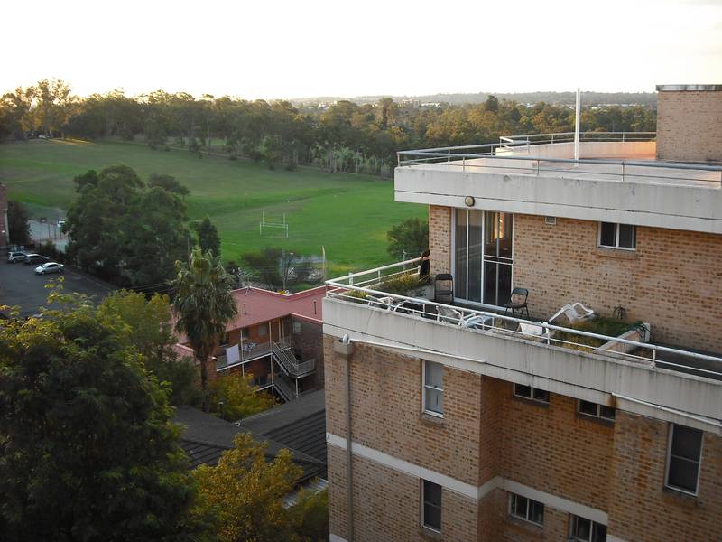 Recently renovated 2 bedroom unit in security complex. Picture