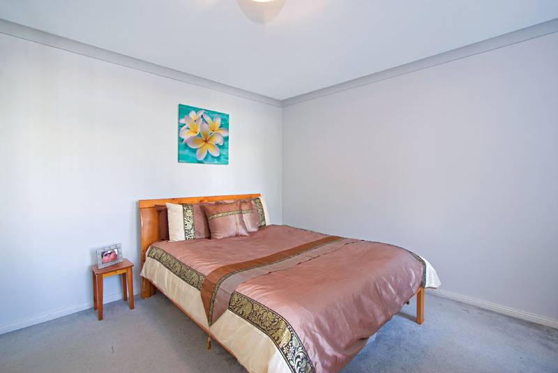 TOO GOOD TO MISS Picture 3