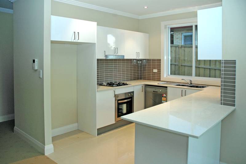 ALL ON ONE LEVEL Picture 2