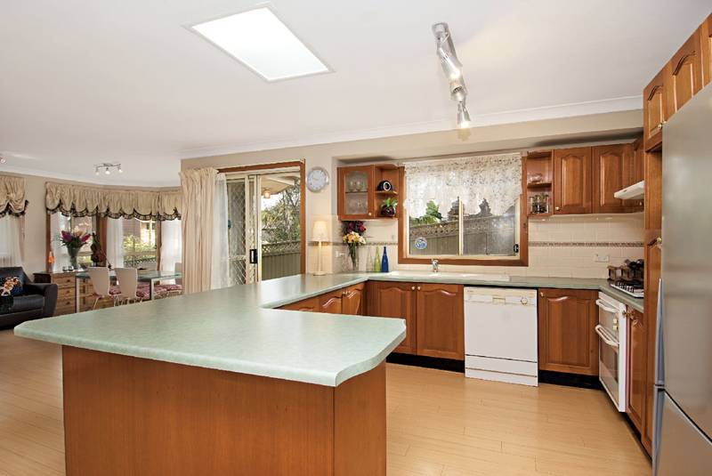 TOO GOOD TO MISS Picture 2