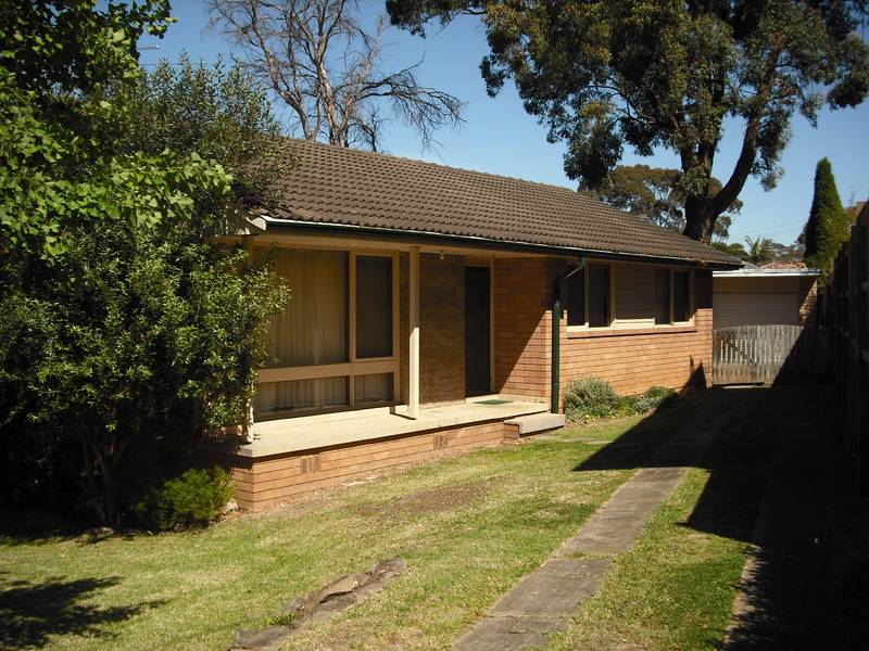 Bright and well presented 3 bedroom home Picture 1