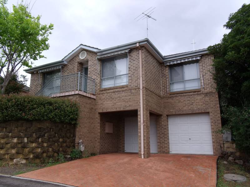 Near new 3 bedroom home located within easy walking distance to shopping centre, schools & bus to the city. Picture 1