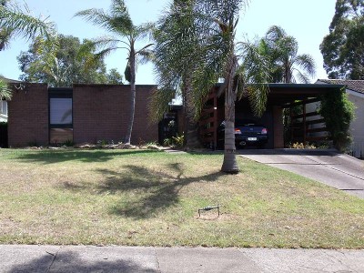 Well located single level 3 bedroom home in quiet street. Picture Well located single level 3 bedroom home in quiet street. Picture