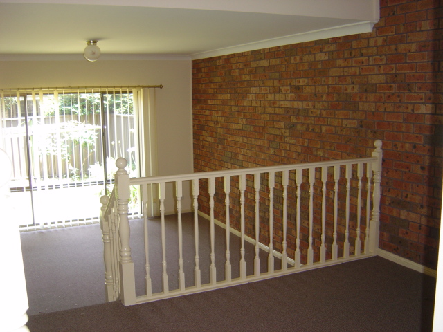 Well positioned 2 bedroom townhouse in small complex. Picture 3
