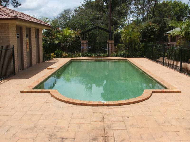 Top floor 2 bedroom unit plus separate study Picture 2