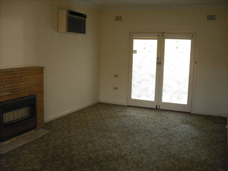 Overlooking Tranquil Tree Aspect Picture 2