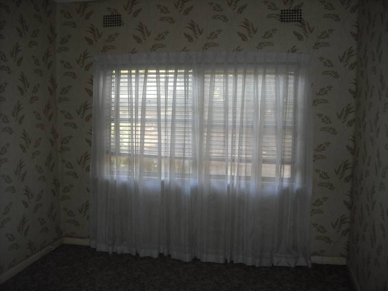 Overlooking Tranquil Tree Aspect Picture 3