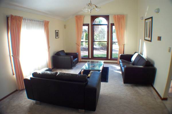 Crestwood area. Executive style home boasting 4 generous bedrooms Picture 3