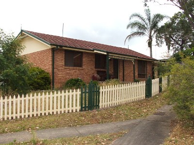 Neat and tidy three bedroom home in quiet street Picture