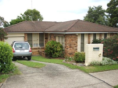 Tidy three bedroom brick home Picture