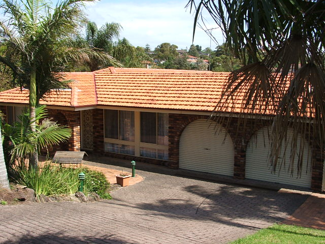 Finally the loved family home located in quiet cul-de-sac and backing onto reserve in "Crestwood". Picture 1