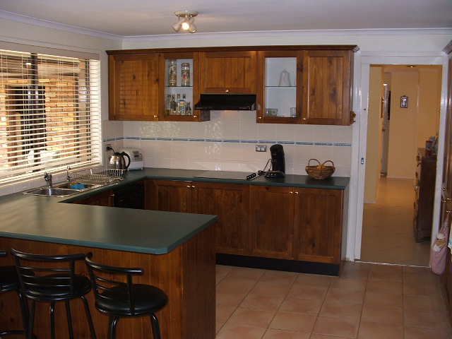 Finally the loved family home located in quiet cul-de-sac and backing onto reserve in "Crestwood". Picture 3