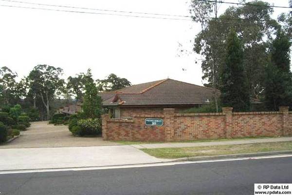 Very neat & tidy 2 bedroom villa, freshly painted Picture 1