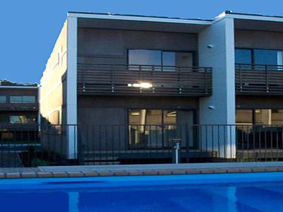 Lock-up and Leave...
Rock-up and Relax Picture Lock-up and Leave...
Rock-up and Relax Picture