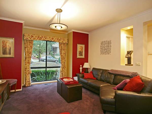 INDIVIDUAL IN DESIGN - BEAUTIFULLY PRESENTED Picture 2