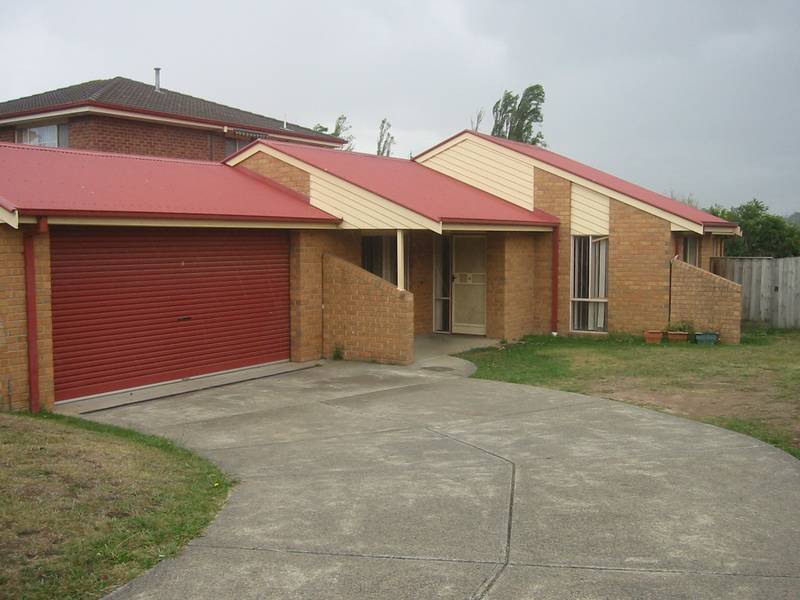 GREAT POSITION WITH NEW CARPET Picture 1