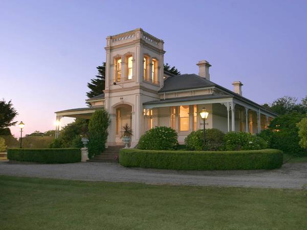 GRAND VICTORIAN MANSION ON 20 BREATHTAKING ACRES Picture 1