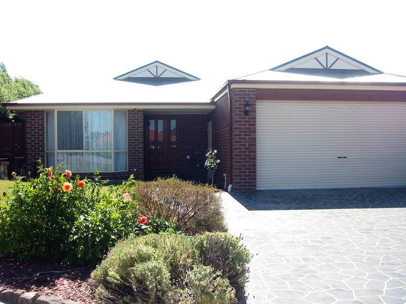 IMPRESSIVE ENTERTAINING AREA Picture 2