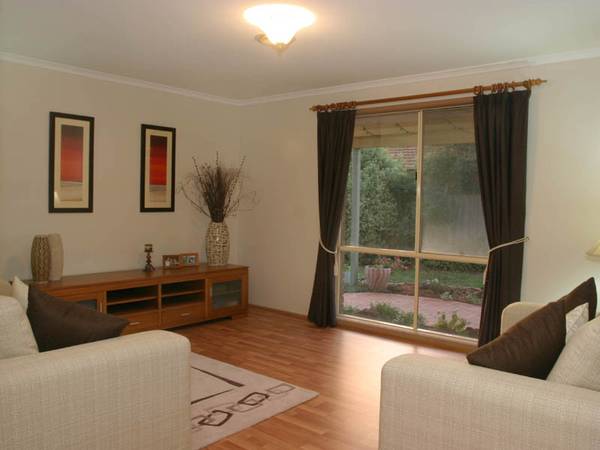 PRESENTATION PLUS - 4 BEDROOMS, RUMPUS & PERGOLA Picture 3