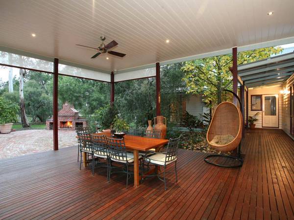 A BRILLIANT LOCATION Picture 2