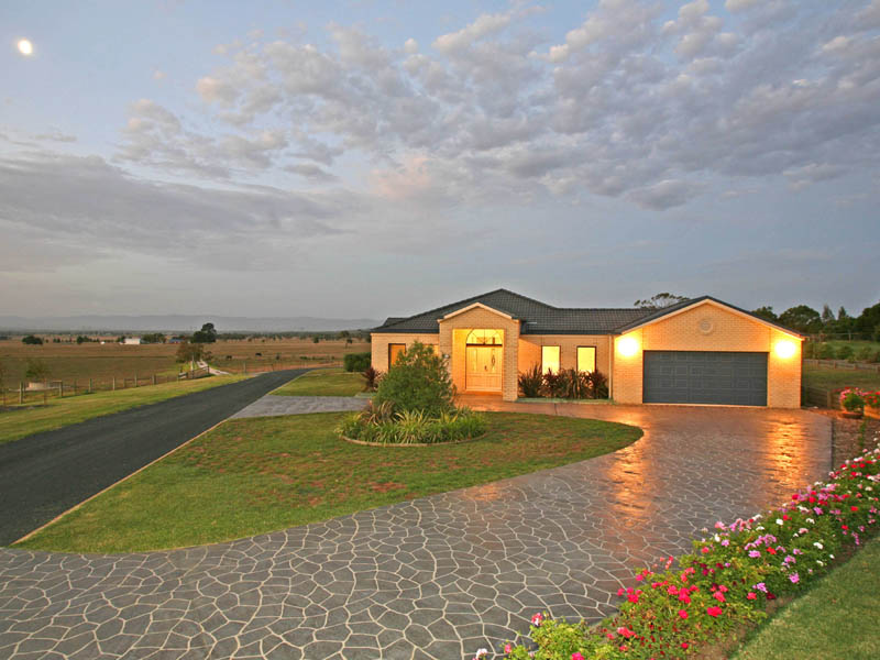 THE VERY ESSENCE OF COUNTRY LIFESTYLE WITH CITY COMFORTS Picture 2