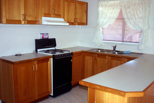 THREE BEDROOM HOME IN QUIET COURT Picture THREE BEDROOM HOME IN QUIET COURT Picture