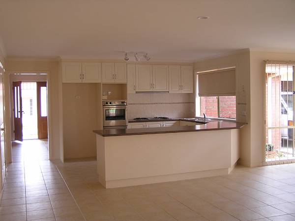 WALK TO SCHOOLS & SHOPS FROM THIS SUPERB Picture 2