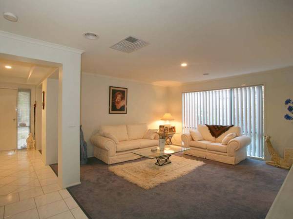 4 BEDROOMS + STUDY - SPACE FOR BOAT OR VAN Picture 2