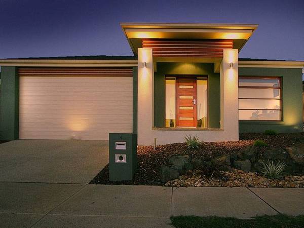 SLEEK CONTEMPORARY Picture 1