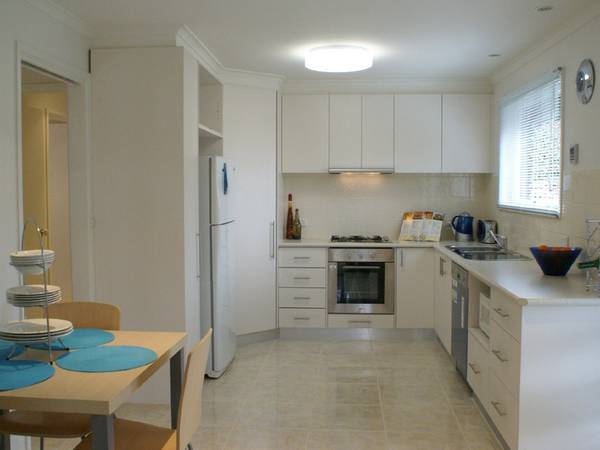 POSITION PERFECT - WALK TO EVERYTHING Picture 3