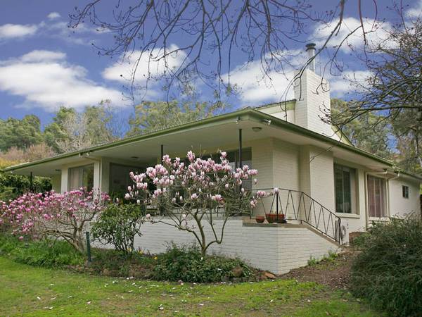 RELAXED COUNTRY LIVING WITH 1 ACRE GARDEN SETTING Picture 1