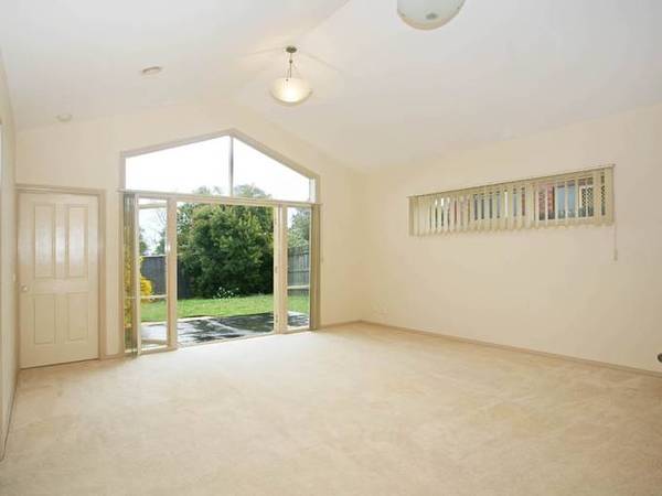 JUST AROUND THE CORNER FROM THE CENTRE OF THE BERWICK VILLAGE Picture 2