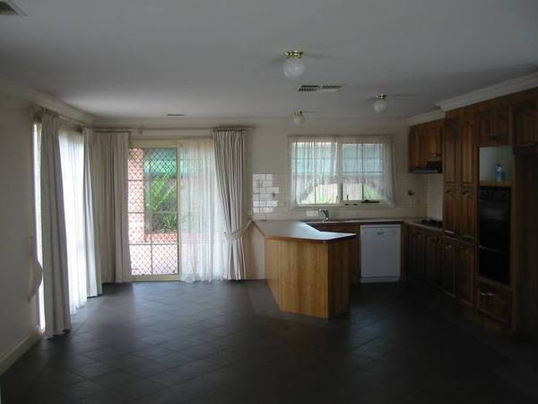 MAKE THIS BEAUTY YOUR NEW HOME Picture 3