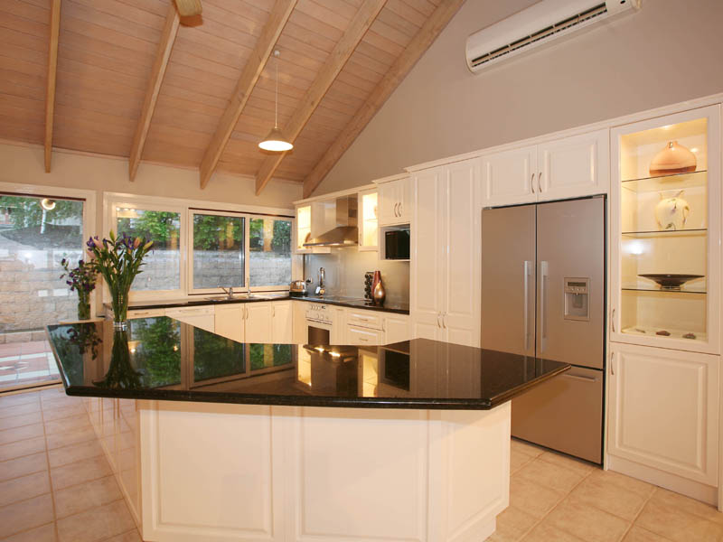 SENSATIONAL VIEWS, 2.5 ACRES, LUXURY HOME + STUDIO/GUEST HOUSE Picture SENSATIONAL VIEWS, 2.5 ACRES, LUXURY HOME + STUDIO/GUEST HOUSE Picture