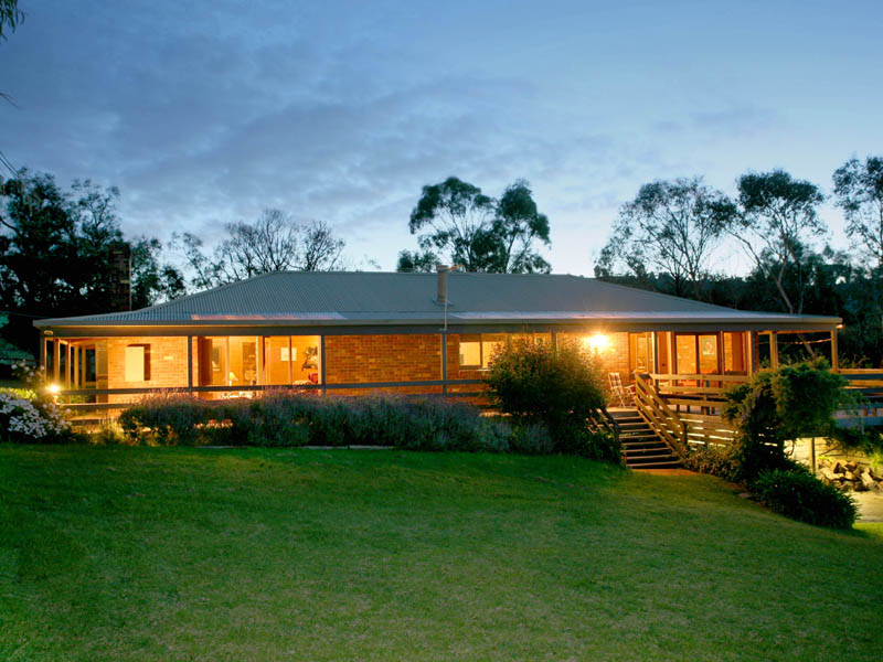 AUSTRALIAN COLONIAL HOMESTEAD - 10.5 SUPERB ACRES Picture 1