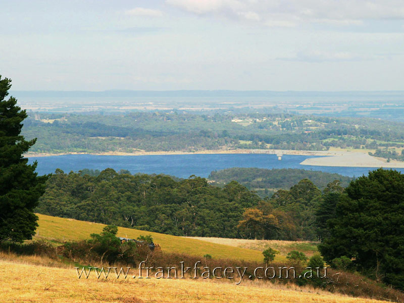 SPECTACULAR LIFESTYLE FARMLET - 20.1 HA (50 ACRES APPROX) WITH PANORAMIC WATER VIEWS Picture 1