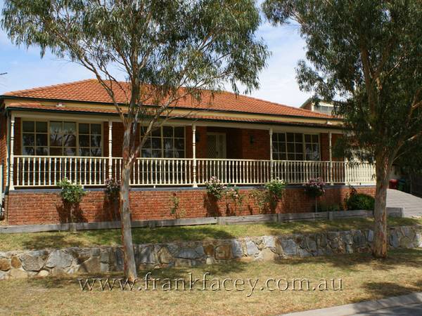 ELEVATED WITH VIEWS - IDEAL INVESTMENT Picture 1