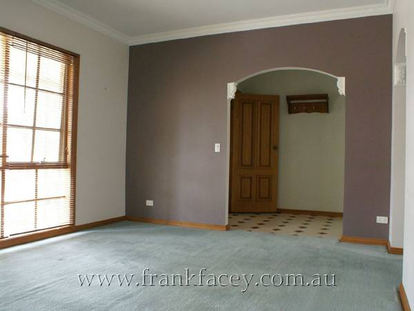 ELEVATED WITH VIEWS - IDEAL INVESTMENT Picture 3